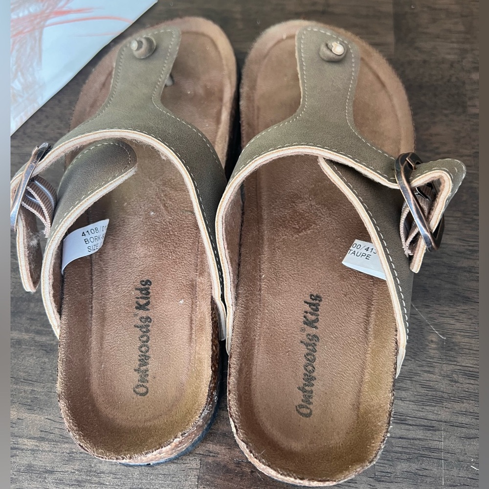 Girls size 3 sandals - Picture 8 of 9